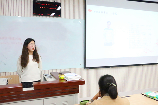 3a3be1ce5fdc4b42872b7f02c99eef8d.jpg 杜茜谊展开介绍.JPG