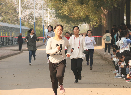 48de5032687c4e89be90125f54113cec.jpg 比赛中.jpg