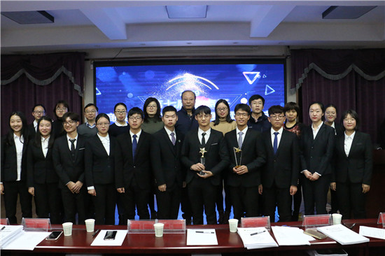 d244633982b64a5e85ba497eadc240f8.jpg 评委与参赛选手合影.JPG