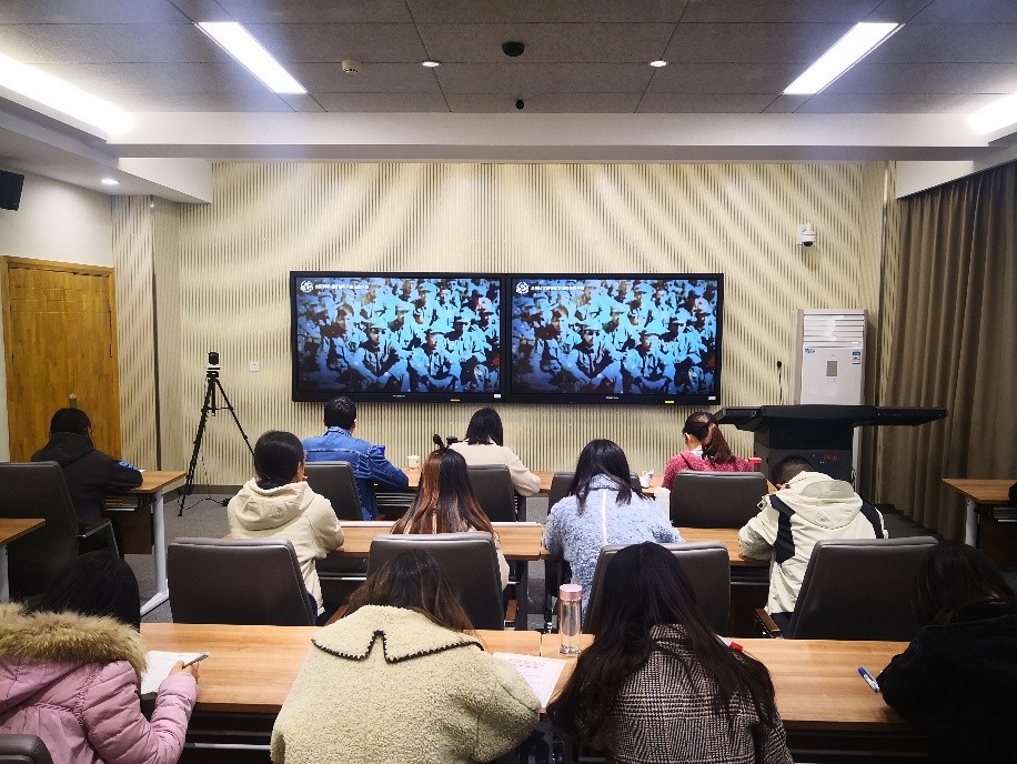 e6b0bc4507004bd68b889820d8c6c747.jpg e6b0bc4507004bd68b889820d8c6c747.jpg